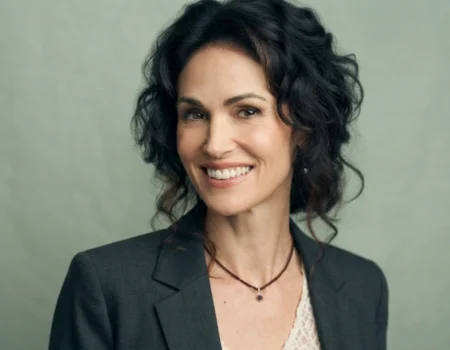 Starlin Wright biography photo showing details about her age and marriage